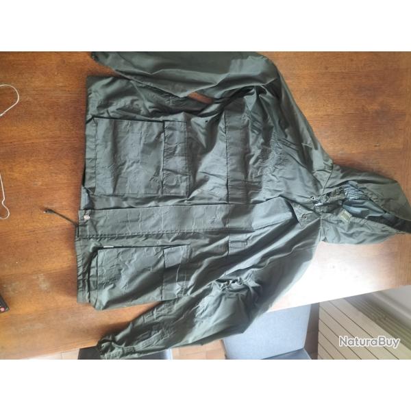 Imperm�able arm�e