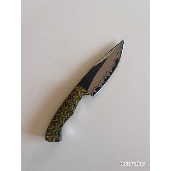 Couteau tactique en acier J2 - Manche en bois de Pakka & finition noircie