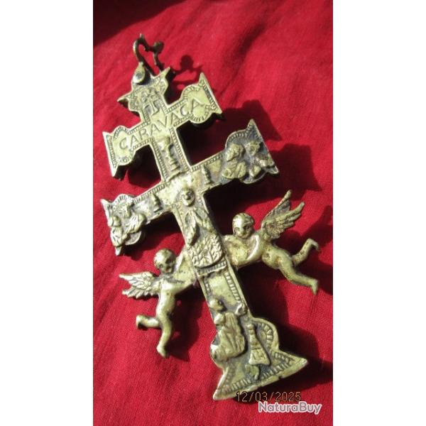 croix de Caravaca religion chr�tien catholique catholicisme ancienne Espagne porte bonheur
