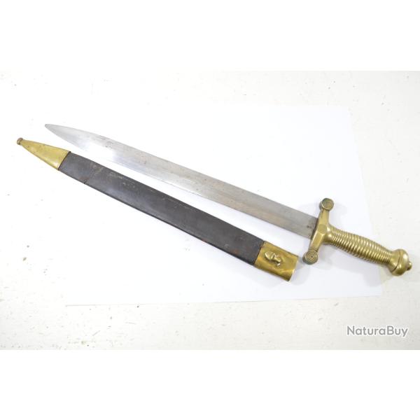Sabre / glaive style 1831, glaive de cantini�re ? Complet avec fourreau. Poin�on D couronn�