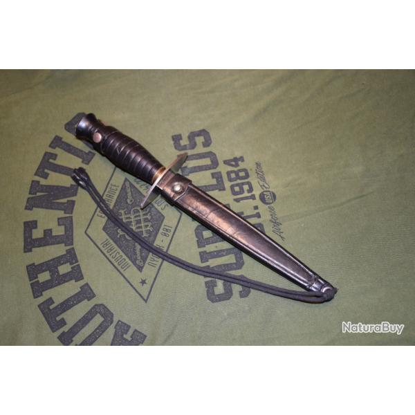 Dague TAP B�ret Rouge