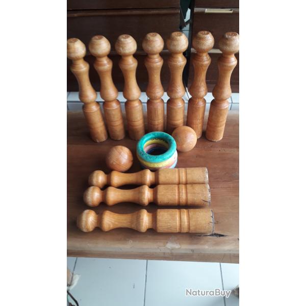 Gros Jeu de 10 Quilles et Cerceaux Ancien Jouet Vintage 60 Objets du XX�me Rare