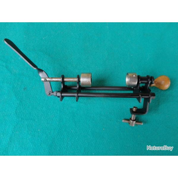 Tr�s bon sertisseur horizontal cal. 16.