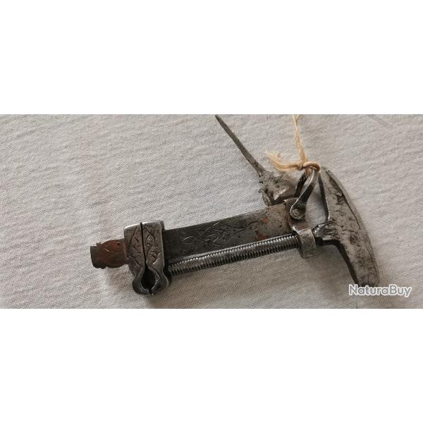 Outil ancien pour fusil � silex