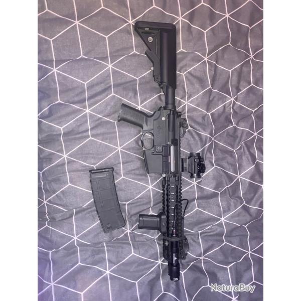 R�plique m4 mk18 aeg avec tous les accessoires dessus