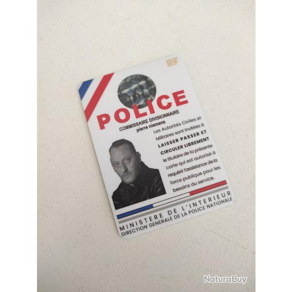 R�plique de la carte de police du commissaire Neymans dans les rivi�res pourpres