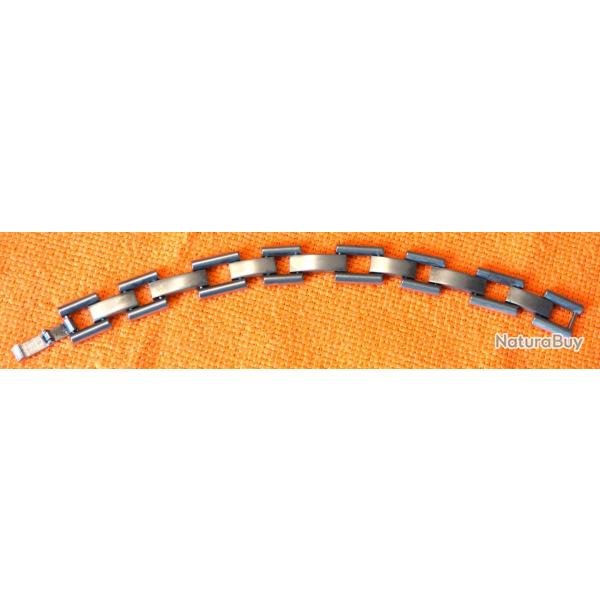 SPLENDIDE BRACELET (( VINTAGE 1950//55 )) EN METAL BLANC TRES FLUIDE NON POINCONNE + ATTACHE SOLIDE