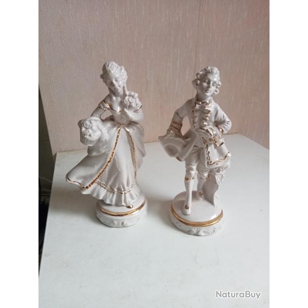 statuette couple en c�ramique �maill� dor� a l'or fin sign� hauteur 15 cm