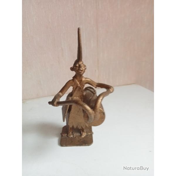 statuette ancienne africaine en bronze dor� hauteur 14 cm