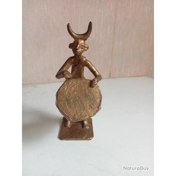 statuette ancienne africaine en bronze dor� hauteur 12,5  cm
