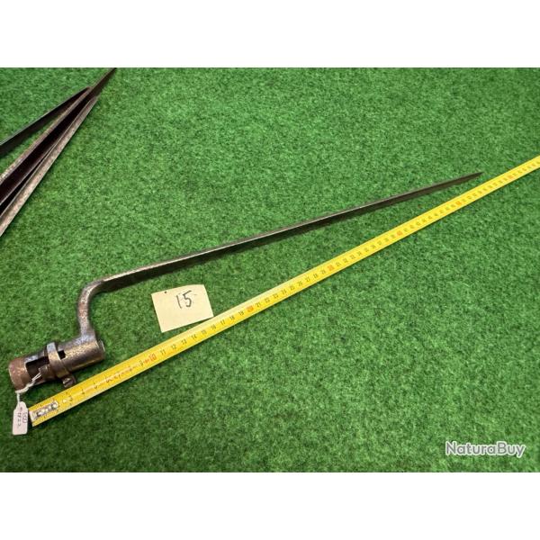 BAIONNETTE  A DOUILLE   MOD�LE 1822 / 1847  19 �ME  N�15