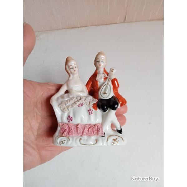 statuette en porcelaine ancien hauteur 10,5 cm