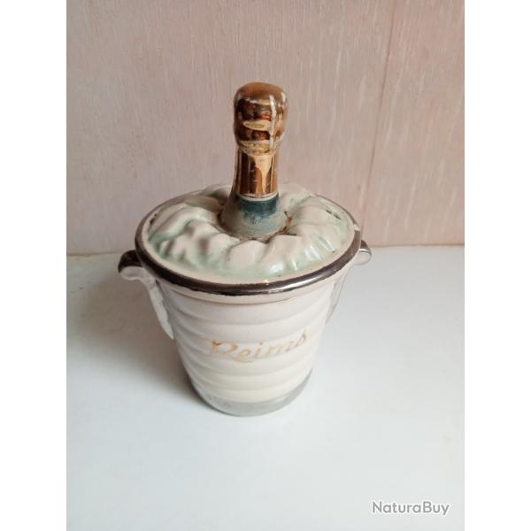 pot de champagne en ceramique de reims sign� hauteur 15 cm