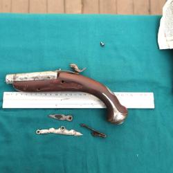 ...Pistolet &agrave; silex transform&eacute; percussion de Marine 1840 de   Nantes   ..envois avec ...BPOST 13�+Fr