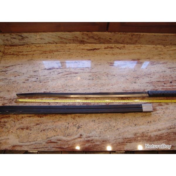 machette d'occasion  bon tat avec tuis