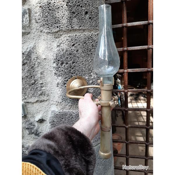 Lampe anti rouli de bateau