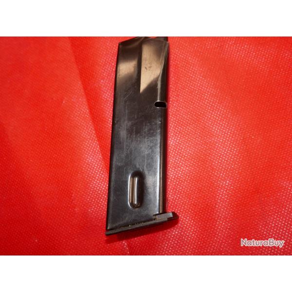 Rare chargeur de Pistolet DAEWOO, Mod�le DP 51, calibre 9x19 mm capacit� 13 coups