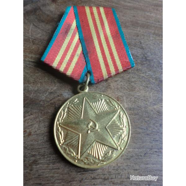 m�daille arm�e URSS 3� classe  pour 10 ans de service