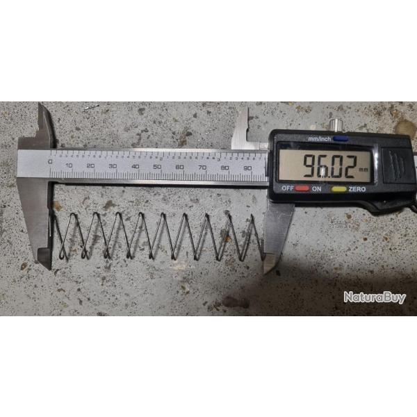 Ressort chargeur (517)