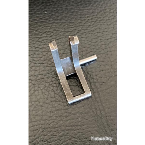 Equerre du rappel de ressort r�cup�rateur et son axe pour P. 08.