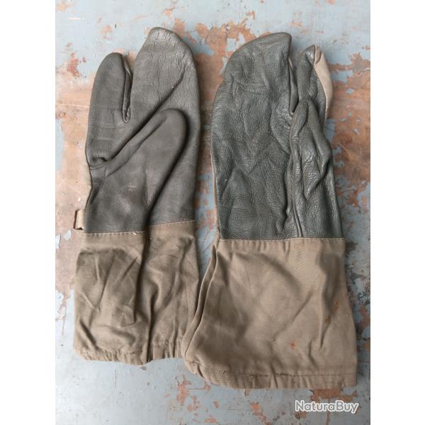 Paire de gant militaire bonne �tat peux �tre utilise l'hiver pour travailler dehors