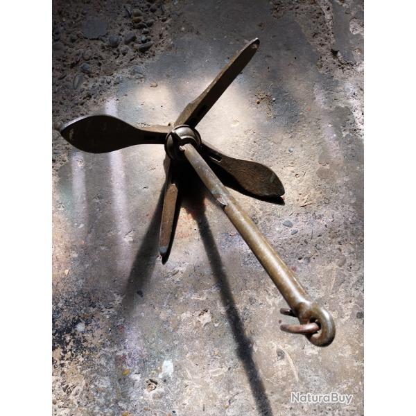 Ancre grappin ancien