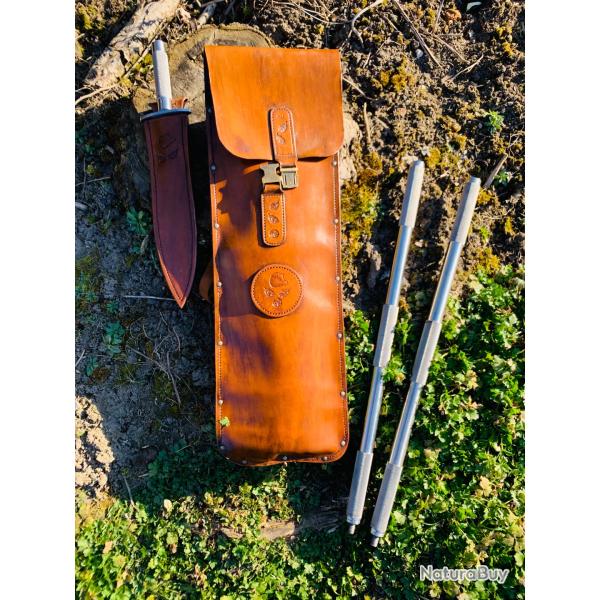 �pieux de grande chasse d�montable en inox / fourreau cuir gravure sanglier