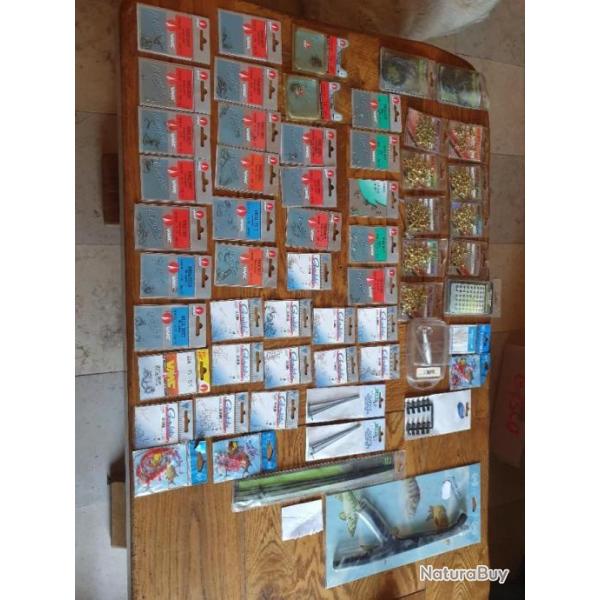 Vend lot de 60 articles de p�che neuf regarder les photos &