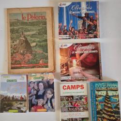 Lot de 4 carnets de chants, le p&egrave;lerin 1954, et 2 carnets de p&egrave;lerins Rio et Madrid