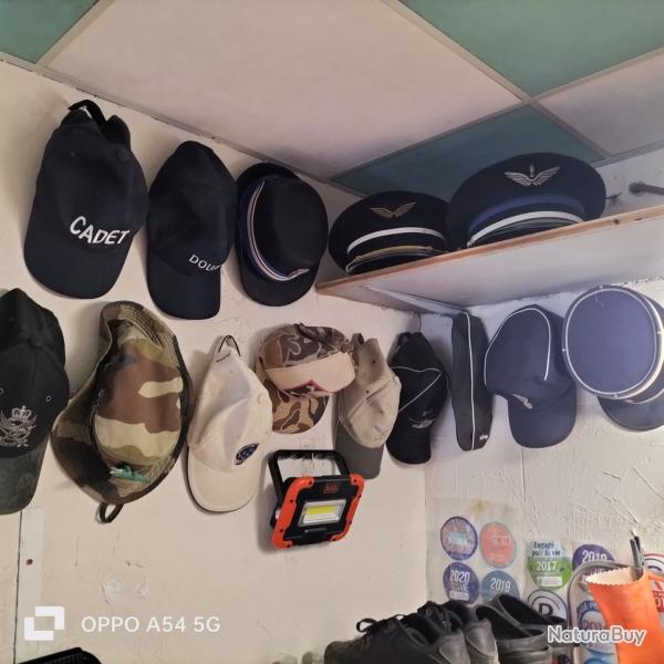 Lot casquettes et k�pis