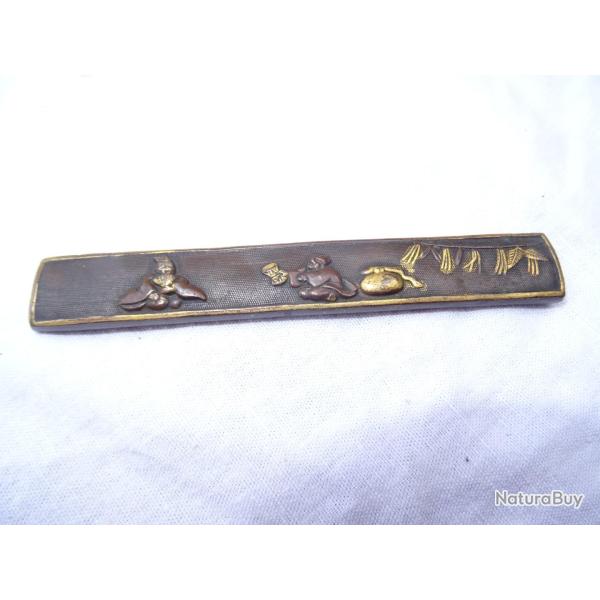 J176)  lot = vrai et tr�s beau kozuka = pour sabre  japonais