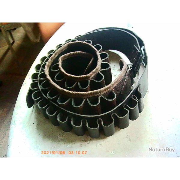 lot de deux ceintures cartouchieres cal 12