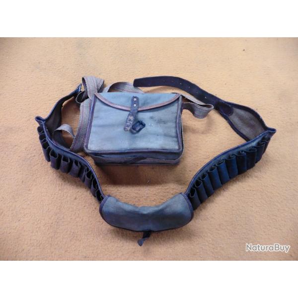 Ancienne cartouchi�re ceinture (toile et cuir) avec pochette et caisse � cartouches (toile et bois)