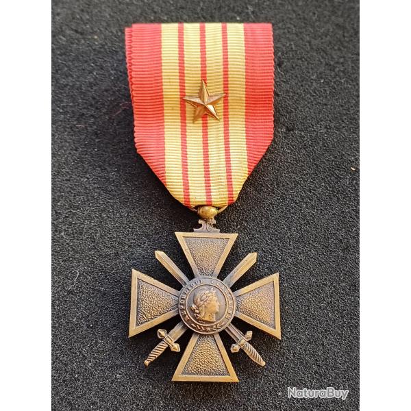 M�daille militaire Croix de Guerre 1939 avec une citation � l'ordre du r�giment (2)