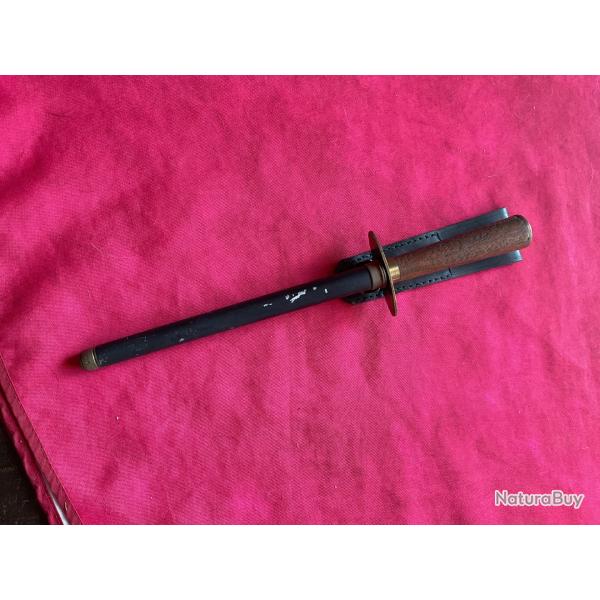 Dague avec son �tui, pas de prix de r�serve