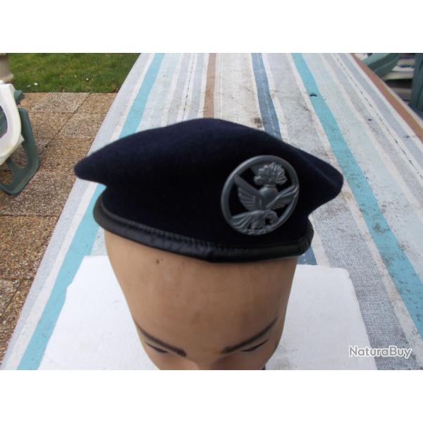 bret commando de gendarmerie,bon tat comme neuf