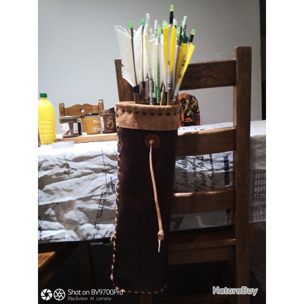 Carquois dorsal  droitier de type Howard Hill