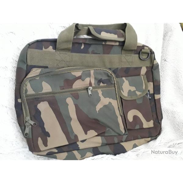 Sacoche Bandouli�re ordinateur laptopMil-tec camo