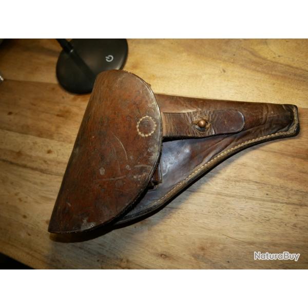 Etui simplifi� de revolver 1892 en cuir bien �pais (pochette � cartouches d'un mod�le atypique)