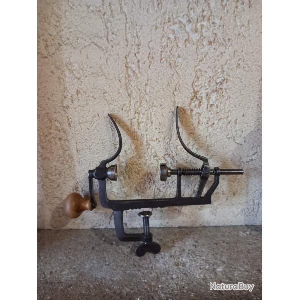 Sertisseur � broches calibre 24.