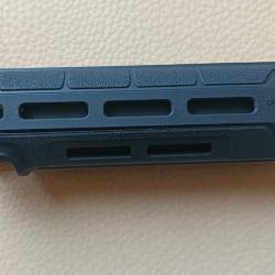 Garde main F.A.B.DEFENSE mod&egrave;le VANGUARD AR