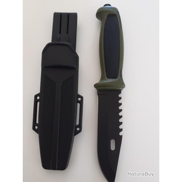 COUTEAU LAME FIXE AVEC BRISE VITRE