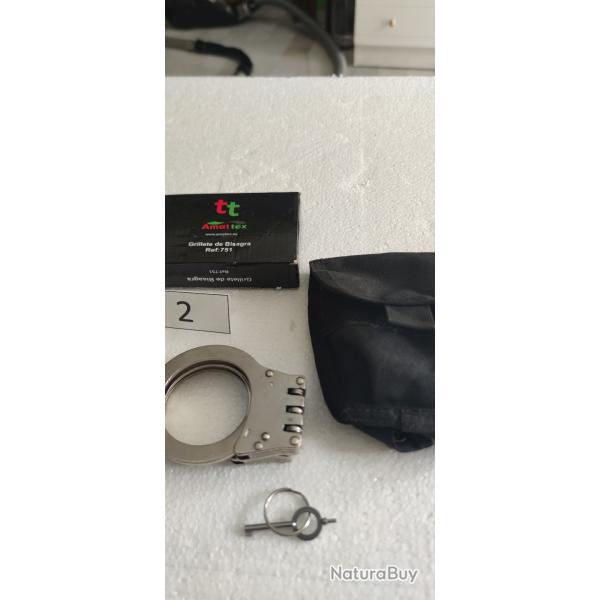 Grilletes  unda safariland