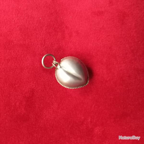 RARE Bijou ancien ( fin XIX �me )  gros grain de caf� pendentif ouvrant