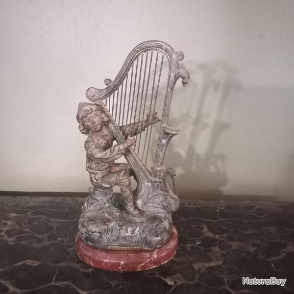 Le petit harpiste " sans famille "  Groupe en r�gule patin� sur socle en marbre