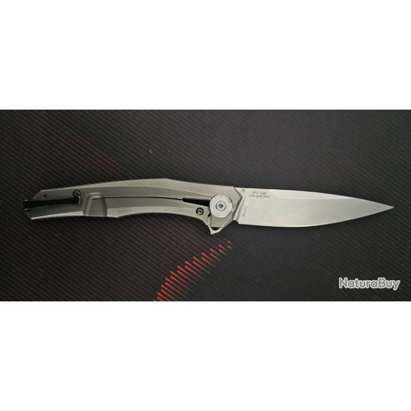 Couteaux pliant de la marque zero tolerance lame en acier CPM20CV�tat 9/10