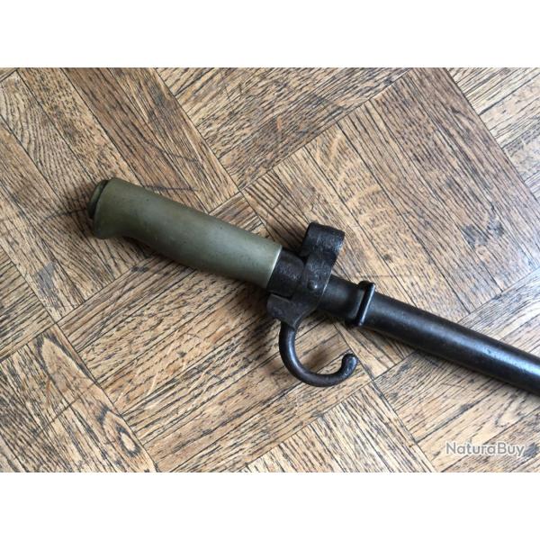 Ba�onnette � fusil lame � 4 facettes le tout en parfait etat