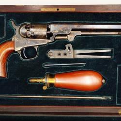 RARE REVOLVER COLT MODELE 1849 LONDON 1853 PRODUIT A 11000 EXEMPLAIRES EN COFFRET AVEC ACCESSOIRES X
