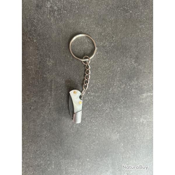 Plus petit couteau du monde !!