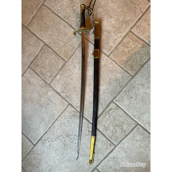 France Sabre d'officier de marine, poign�e en corne, garde � une branche, lame  courbe � deux pans